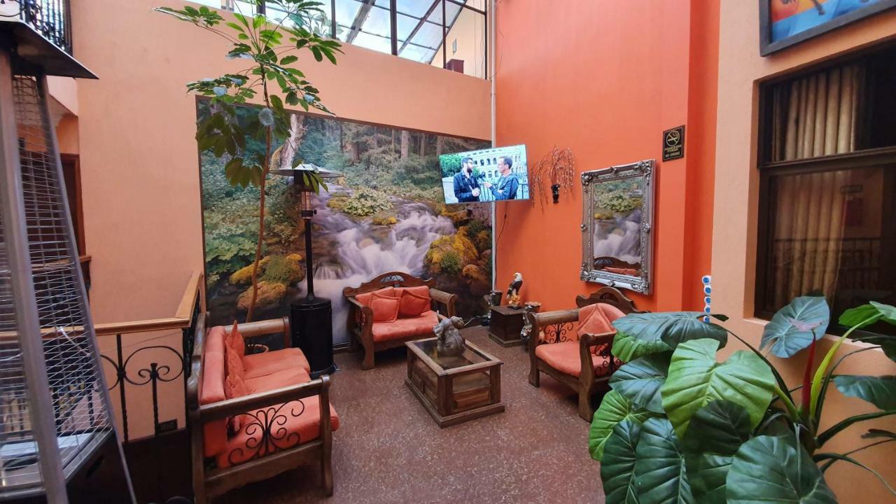 ホテル ホスタル ペルラ ネグラ ラパス エクステリア 写真